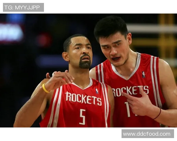 姚明与艾佛森巅峰对决回顾两位巨星的传奇交手瞬间