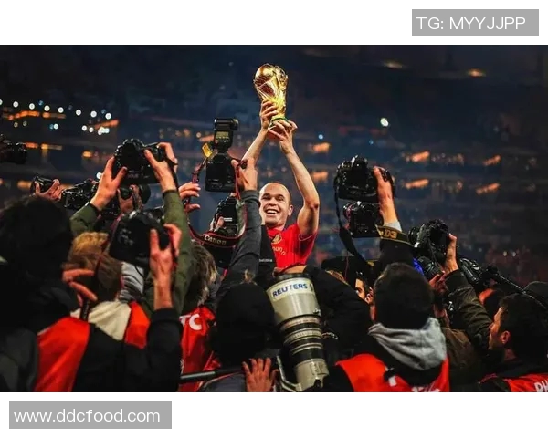 足球明星退役后的生活与事业转型探秘