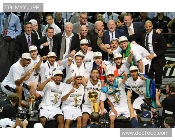 邓肯引领马刺黄金时代的传奇历程与王朝球队的崛起之路