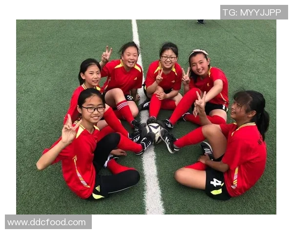 平四小学足球明星崭露头角校园赛场上演青春风采与拼搏精神的完美结合