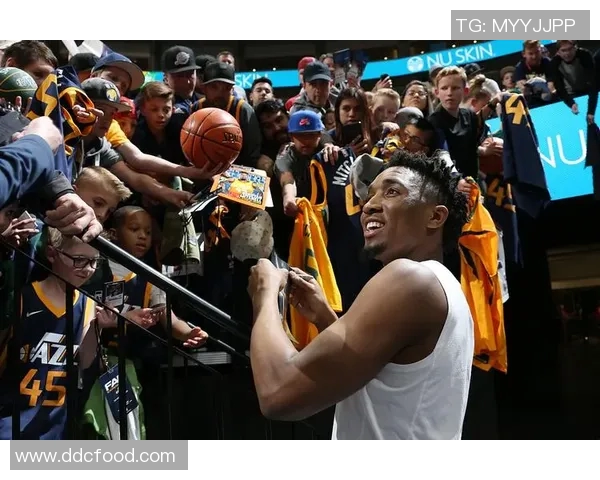 篮球明星口型解析揭秘他们的情感表达与场上表现的微妙联系