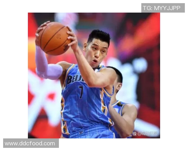 篮球明星搞笑挑战路人反应视频引发网友热议与欢笑